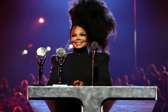 Image for article titled Janet Jackson Recalls Working with Michael in NYC, Karma For Justin Timberlake? Tina Knowles Beefing With Janet Fans, Tour Info and Other Janet Jackson News