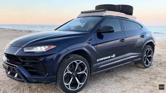 Ein Foto eines Overlanding-Umbaus eines Lamborghini Urus. 