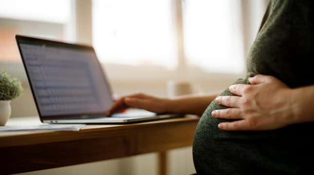 Image for article titled As Abortion Bans Rise, Paid Maternity Leave Drops