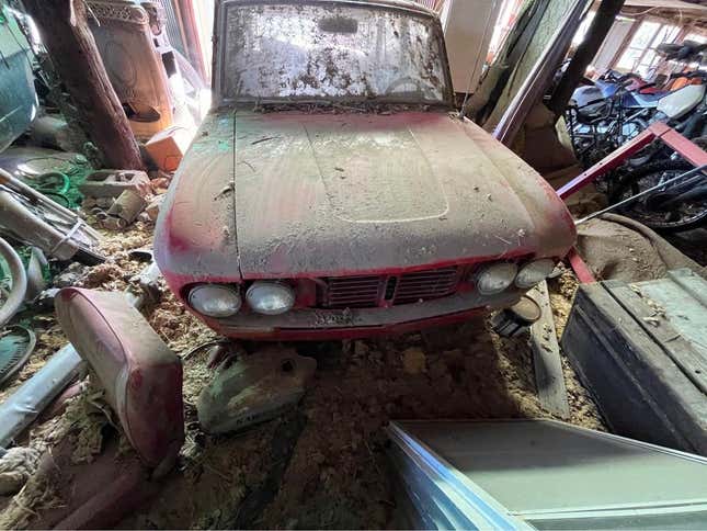 Image for article titled At $4,000, Is This 1966 Datsun 411 A Barn-Burner Of A Deal?