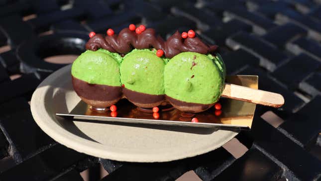 Image for article titled 6 of the Best Foods at EPCOT’s Festival of the Holidays