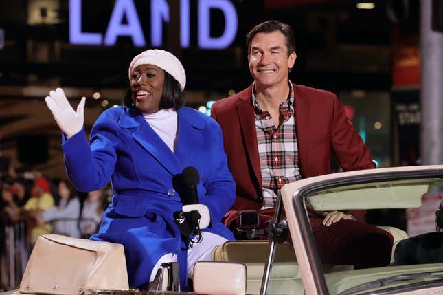 (L-R) Grand Marshal Sheryl Underwood and Jerry O’Connell attend the 89th Annual Hollywood Christmas Parade supporting Marine Toys For Tots on November 28, 2021 in Los Angeles, California. (Photo by Kevin Winter/Getty Images)