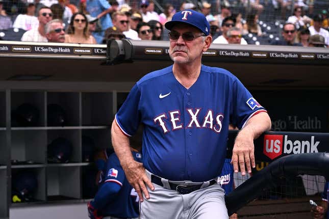 Bruce Bochy introduced by Texas Rangers