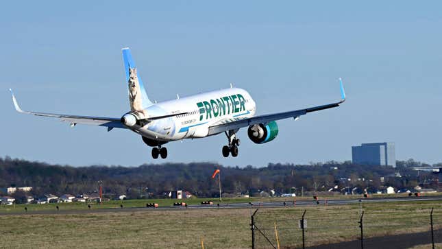 Image for article titled Frontier Airlines Hiring Candidates With No Flight Experience To Tackle Pilot Shortage