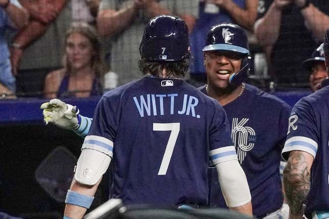 WATCH: Royals' Bobby Witt Jr. hits first career MLB home run at Kauffman  Stadium 