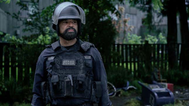 Isaac wears a set of FEDRA armor.