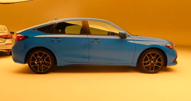 Image for article titled This Is The 2022 Honda Civic Hatchback And Yes It Comes With A Stick Shift