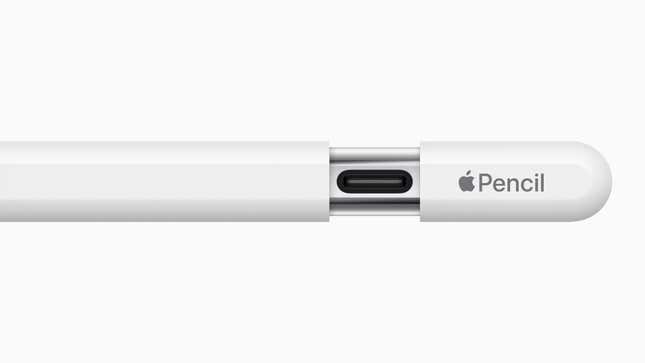 يكشف الغطاء المنزلق عن منفذ USB-C، مما يتيح لقلم Apple Pencil الجديد العمل مع جميع موديلات iPad التي تحتوي على منفذ USB-C.