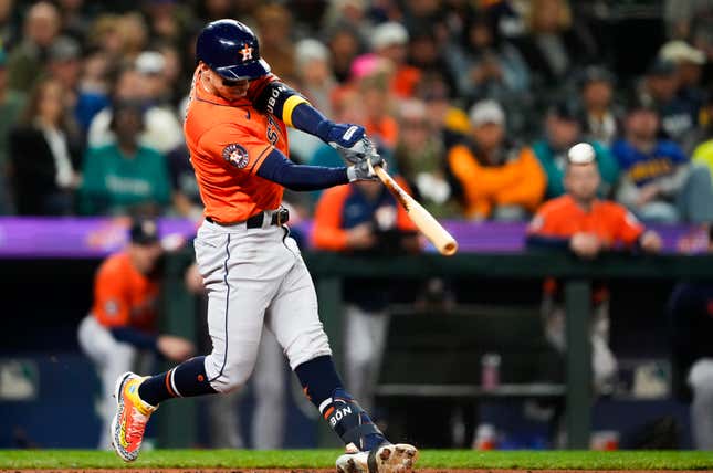 Houston Astros&#39; Mauricio Dubon hits a three-run home run against the Seattle Mariners during the fourth inning of a baseball game Wednesday, Sept. 27, 2023, in Seattle. (AP Photo/Lindsey Wasson)