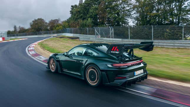 Image for article titled Porsche's Most Aggressive GT3 RS Even Replaces The Rear Window With Carbon Fiber