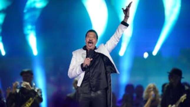 Lionel Richie Insists ‘Sex,’ Not Plastic Surgery, Keeps Him Looking Young