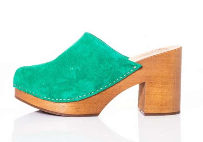 Image for article titled It's Clogs O'Clock