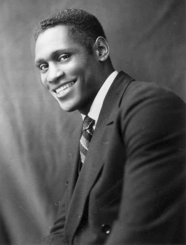 1925: American singer, film and stage actor Paul Le Roy Robeson (1898 - 1976).