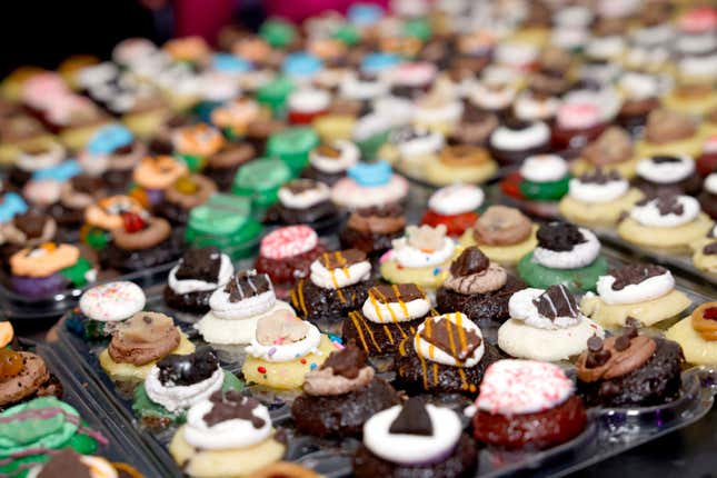 Image for article titled 10 Mother&#39;s Day food and flower deals that there&#39;s still time to grab