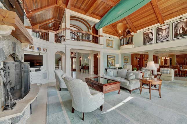 Image for article titled A Gilded Age townhouse, a Lake Tahoe retreat, and a Georgetown mansion: This week’s luxury real estate roundup