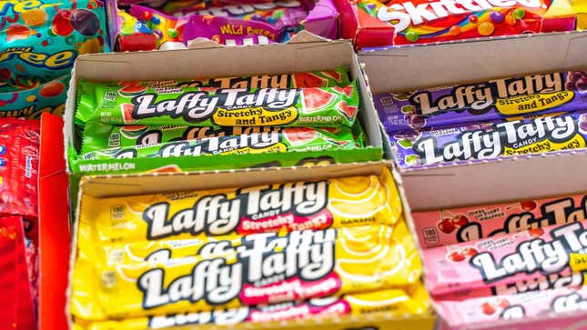 Image for article titled How Laffy Taffy Selects the Jokes on Every Wrapper