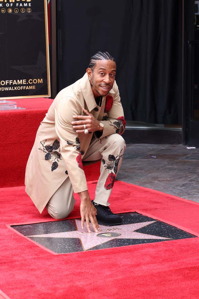 Bild für Artikel mit dem Titel Schwarze Promis, die endlich ihre Sterne auf dem Hollywood Walk of Fame erhalten haben