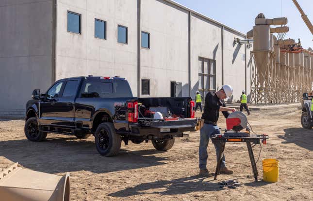 Image for article titled The 2023 Ford Super Duty Pickup Truck From Every Angle