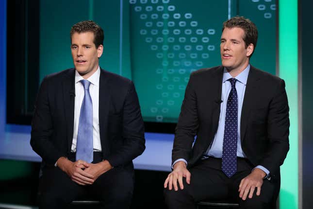 Cameron (à gauche) et Tyler (à droite) Winklevoss.