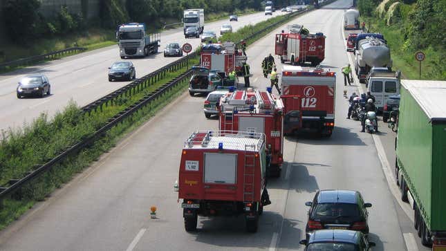 Un accident de voiture à Moers sur l’autoroute BAB 40.