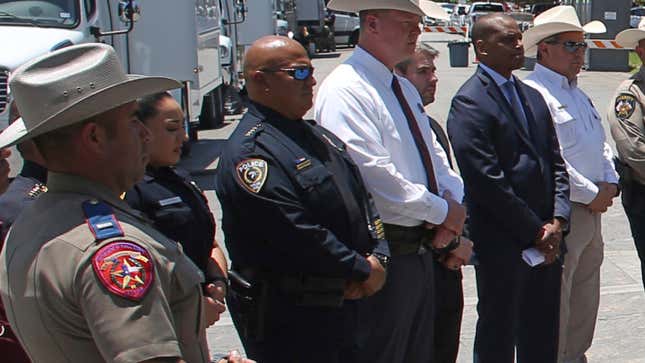 Image for article titled Uvalde Police Waited for a Key They Didn’t Need, As Children Were Being Shot