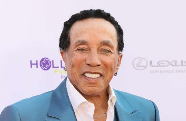 LOS ANGELES, CALIFORNIA - JULY 15: Smokey Robinson attends the HollyRod 2023 DesignCare Gala at The Beehive on July 15, 2023 in Los Angeles, California.