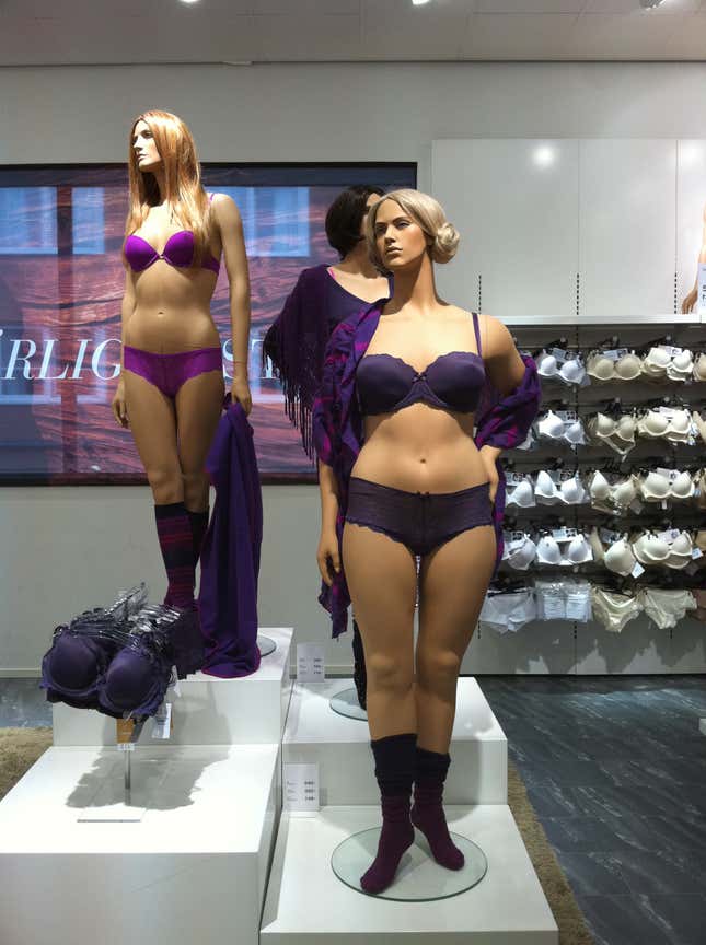 &quot;Normal-sized&quot; mannequins in a store.