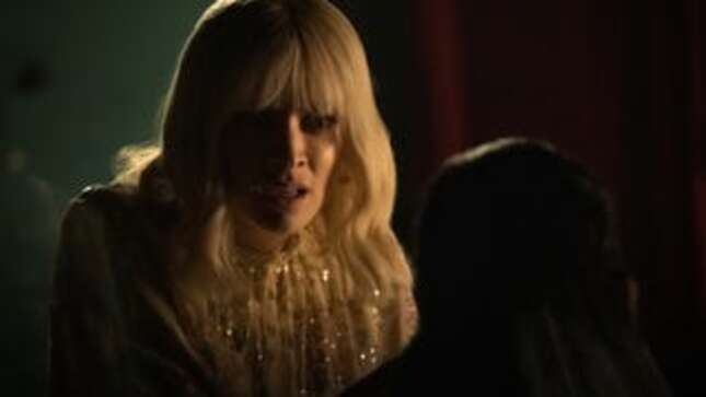 The "Mad Tea Party" flips all of <i>Batwoman</i> on its head