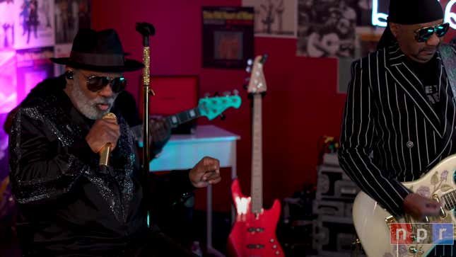 Image for article titled Because Cat Daddies Put the &#39;Hump&#39; in &#39;Humpday,&#39; Please Sit Back, Relax and Enjoy This Isley Brothers Tiny Desk Concert