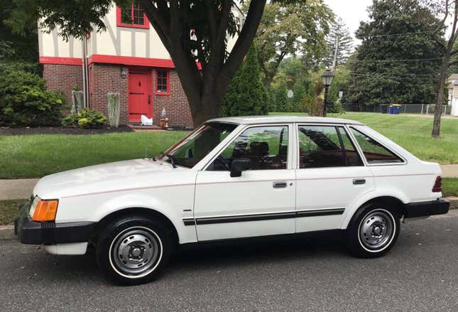Image for article titled This Mint 1986 Ford Escort Gets An Incredible 44 MPG And Only Costs $5900
