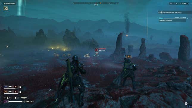 A player marks a Hunter with a red indicator, revealing their name.
