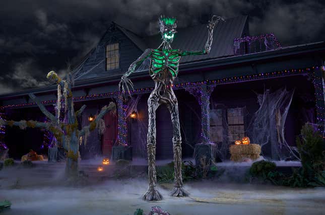 12.5 Ft. Giant-Sized Inferno Deadwood Skeleton