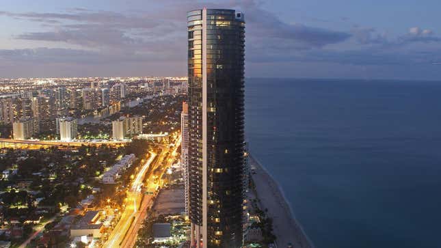 Image for article titled The Porsche Design Luxury Skyscraper In Miami Is Sinking Much Faster Than Expected