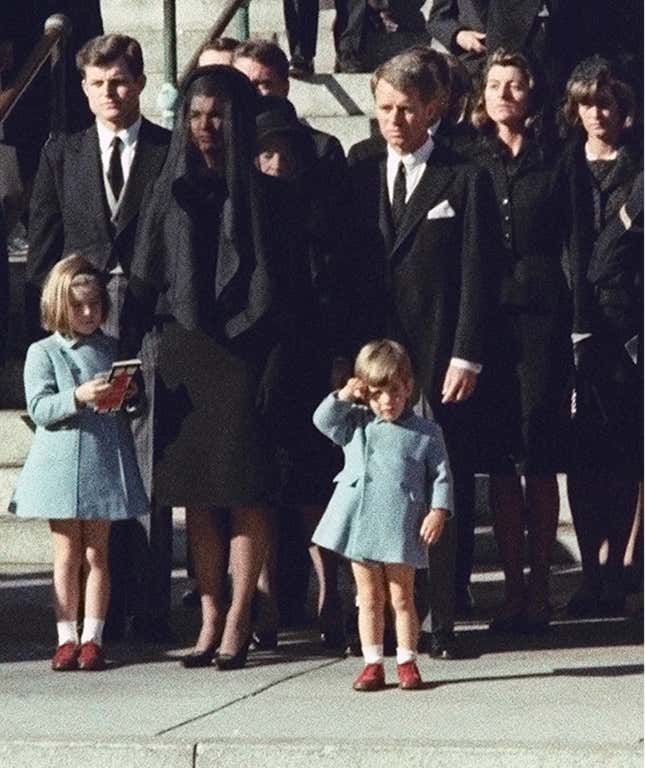 Image for article titled CHARMED LIFE, TRAGIC DEATH: JFK Jr. and the Last of the Great Magazine-Made Men