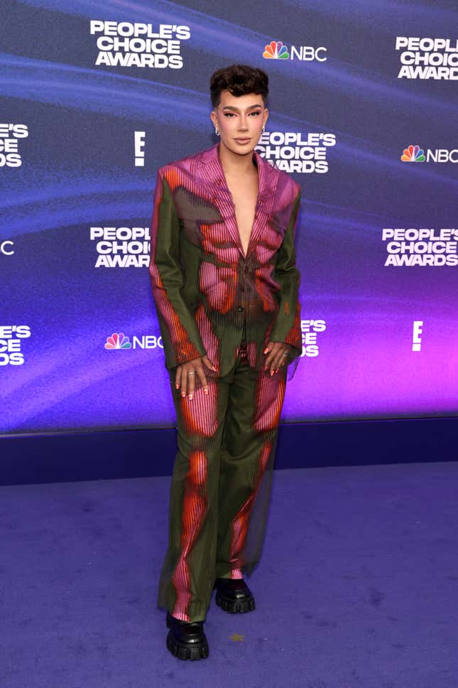 Image for article titled People&#39;s Choice Awards 2022: Reality Stars Invade the Purple Carpet