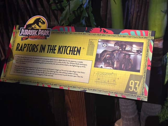 Image for article titled Behold the Throne of Photo Ops at the Jurassic Park SDCC Experience