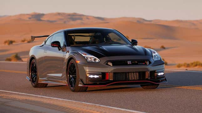 Nissan GT-R