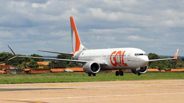 Image for article titled Boeing 737 Max Hits Car In The Middle of Runway During Takeoff