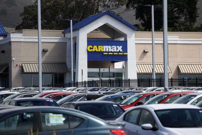 CarMax a déclaré avoir vendu des voitures pour environ 700 $ de moins en moyenne au dernier trimestre, soit une baisse de 2,7 %.