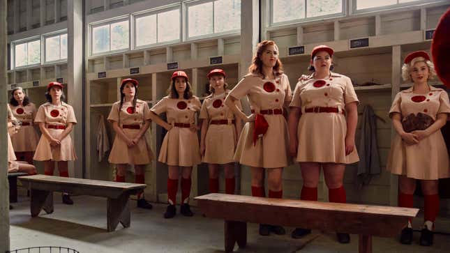 Roberta Colindrez, Kate Berlant, Abbi Jacobson, D’Arcy Carden, Melanie Field, and Molly Ephraim in A League Of Their Own