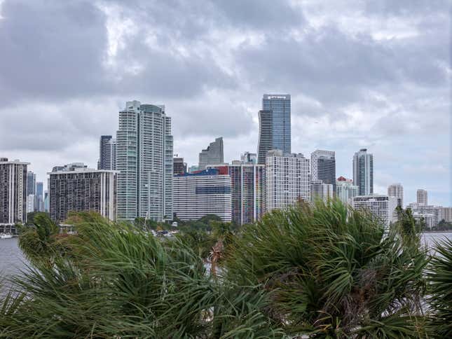 Image for article titled 4 cities leading the way in returning to the office — and that are staying home