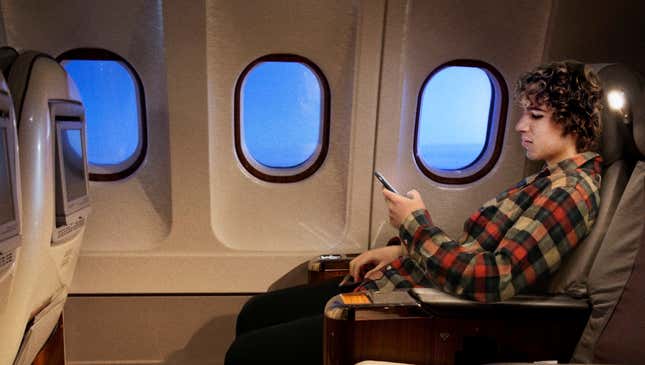 Let's Do It, Let Everyone See,” Pilot Dons Tefillin While Plane