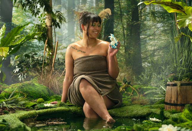 Imagen para el artículo titulado La nueva colección Shrek de Lush trae el pantano al spa