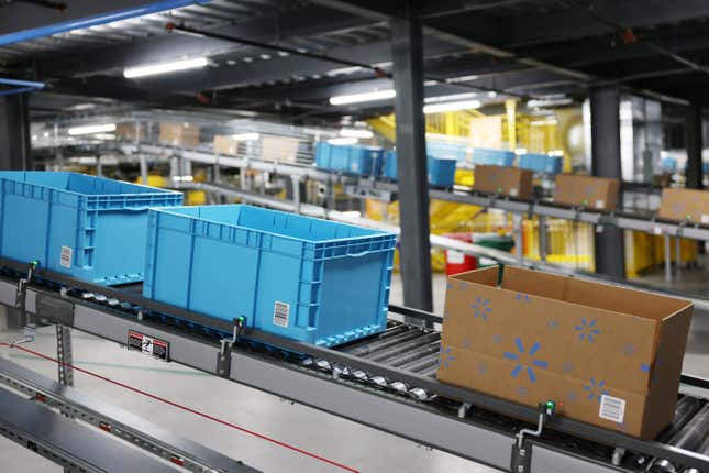 Image for article titled Walmart will open more automated distribution centers to keep up with online shopping