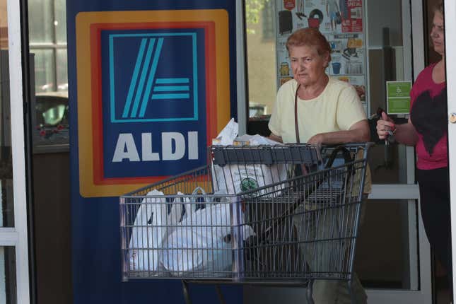 Image for article titled Aldi is challenging Walmart with a cheaper Thanksgiving basket