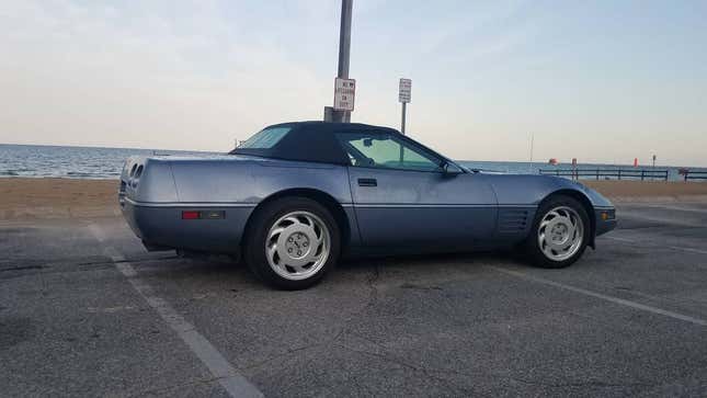 Image for article titled At $9,500, Could This Azure 1991 Chevy Corvette Beat The Blues?