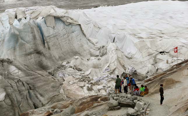 Image for article titled Swiss residents are wrapping glaciers in blankets to keep them from melting