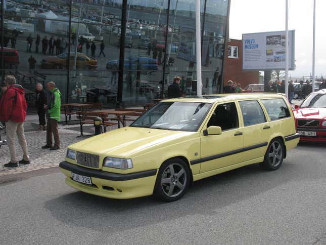 Image for article titled These Are Your Favorite Yellow Cars