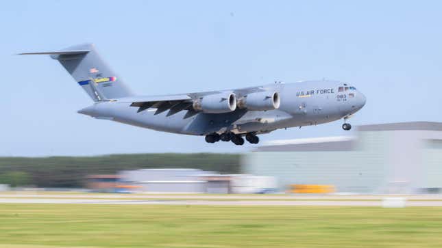 A United States Air Force (USAF) Boeing C17 lands at Wunstorf Air Base in the Hannover region.