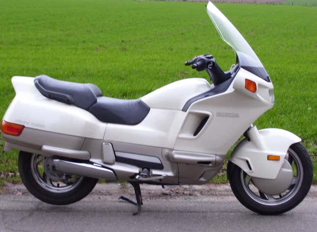 Image for article titled For 20 Years, We Thought That Car Designers Created The Honda PC800. Here's The Real Story